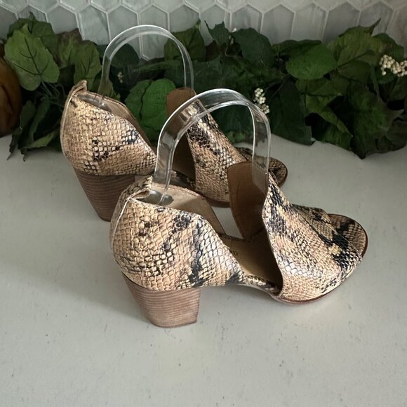 Lucky Brand Womens Snakeskin Textured Peep Toe Block Heel Sandals Size 9M - Picture 7 of 8